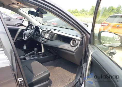 2018 Toyota Rav4 Le z USA, uszkodzony, nr VIN JTMBFREV7JJ211191